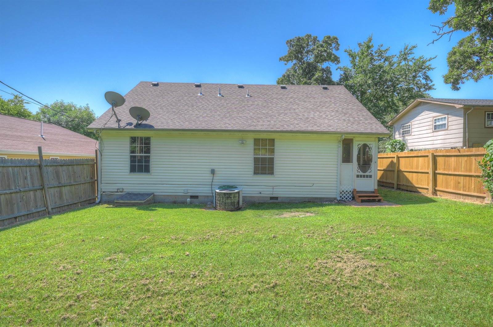 2129 Odessa Street, Joplin, MO 64801