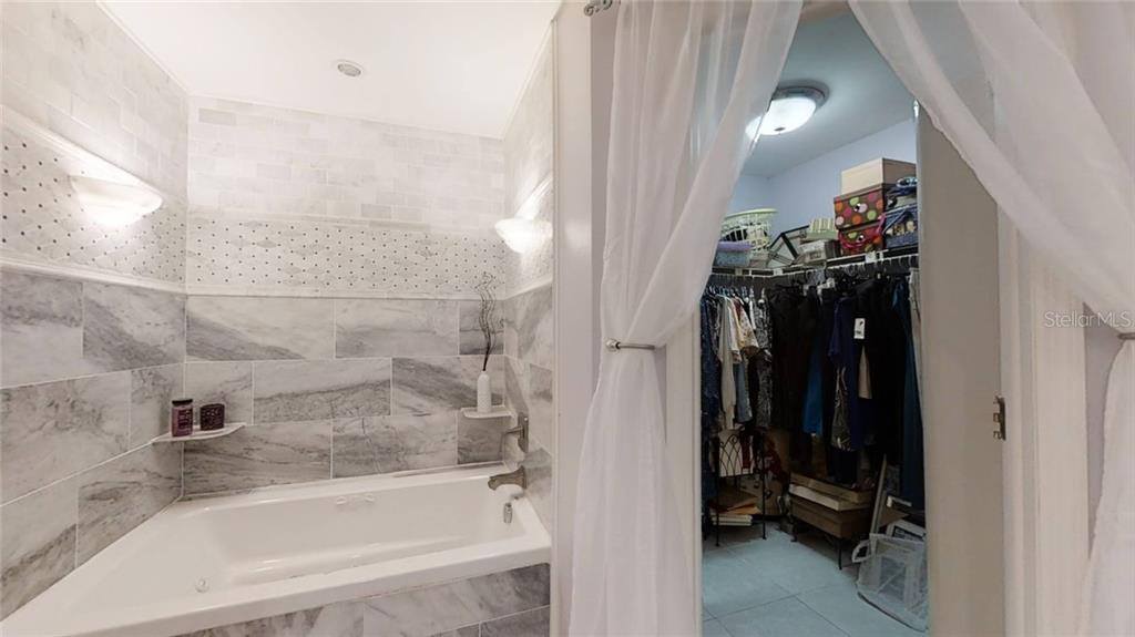 2575 Green Oak Ct, Sarasota, FL 34232