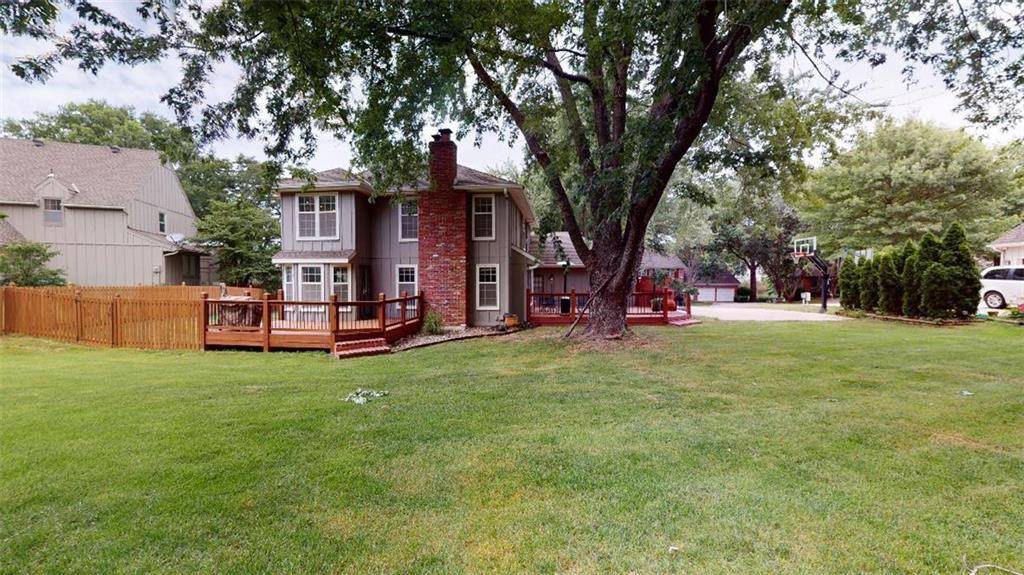 11908 Windsor Drive, Leawood, KS 66209