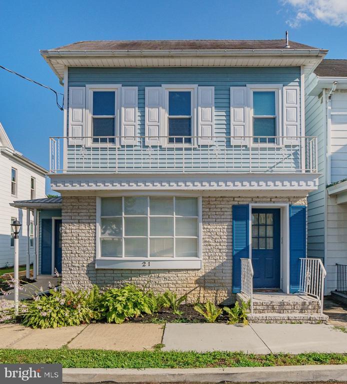 21 West Coover Street, Mechanicsburg, PA 17055
