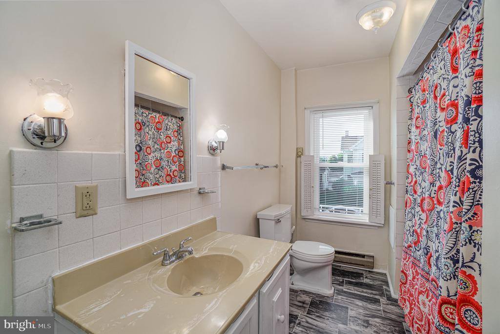 21 West Coover Street, Mechanicsburg, PA 17055