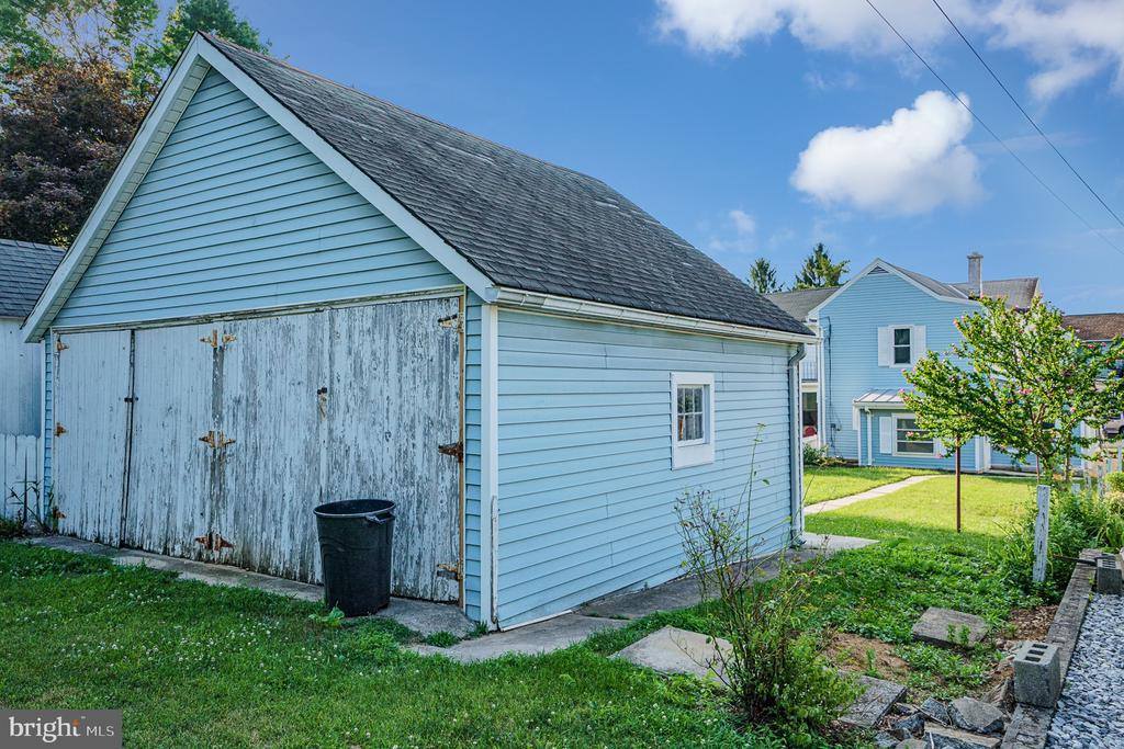 21 West Coover Street, Mechanicsburg, PA 17055