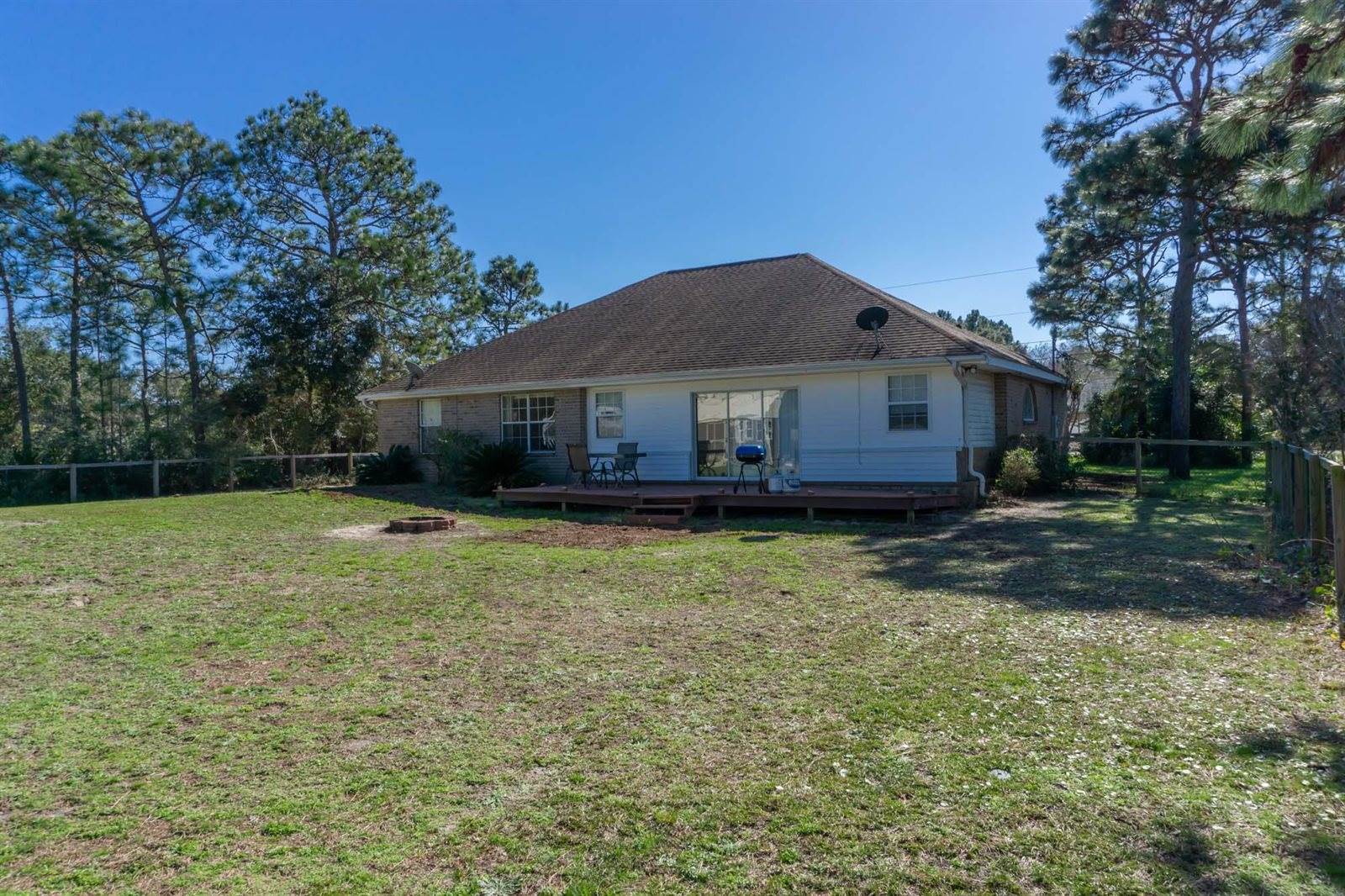 7220 Frankfort Street, Navarre, FL 32566