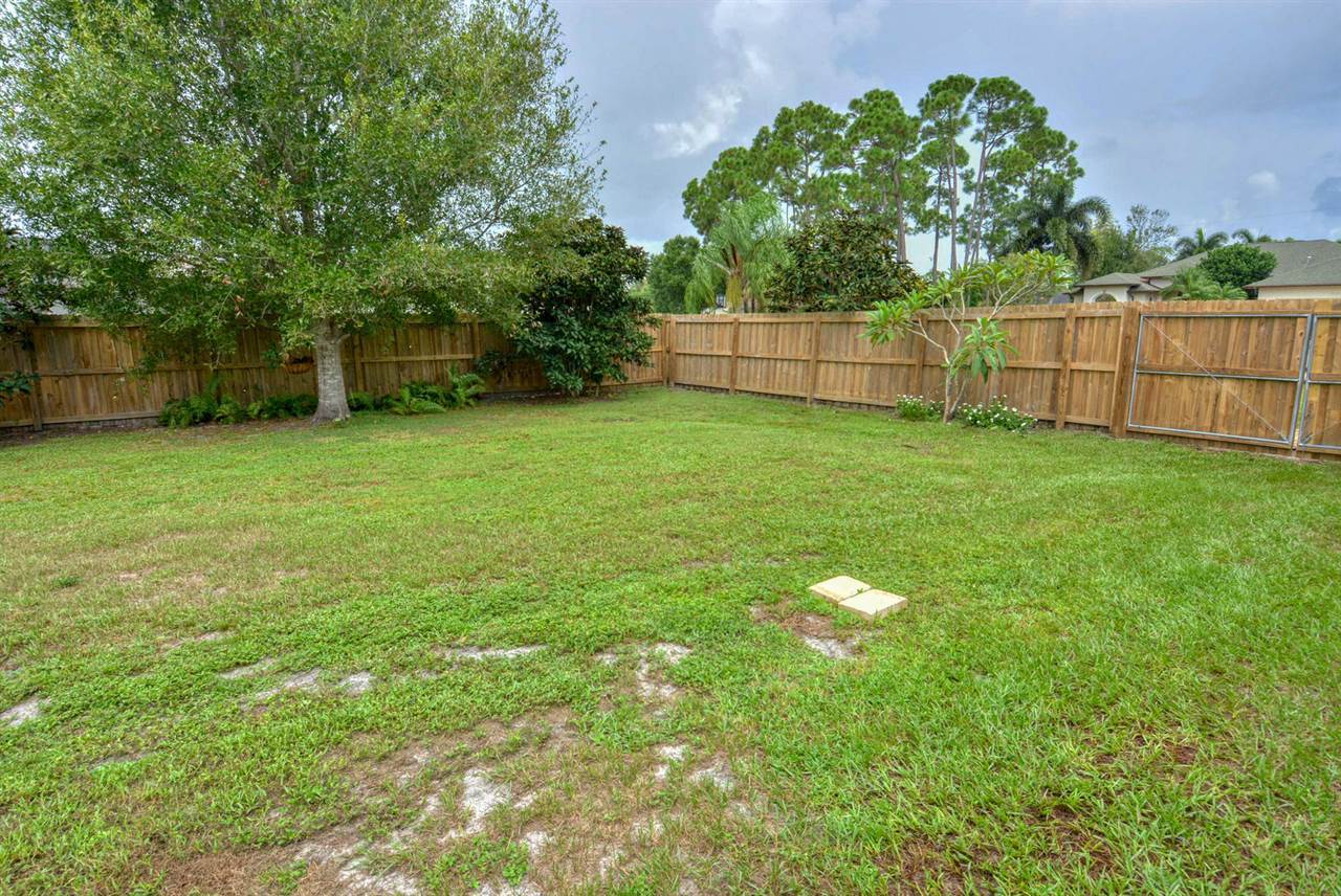 782 SE Evergreen Terrace, Port Saint Lucie, FL 34983