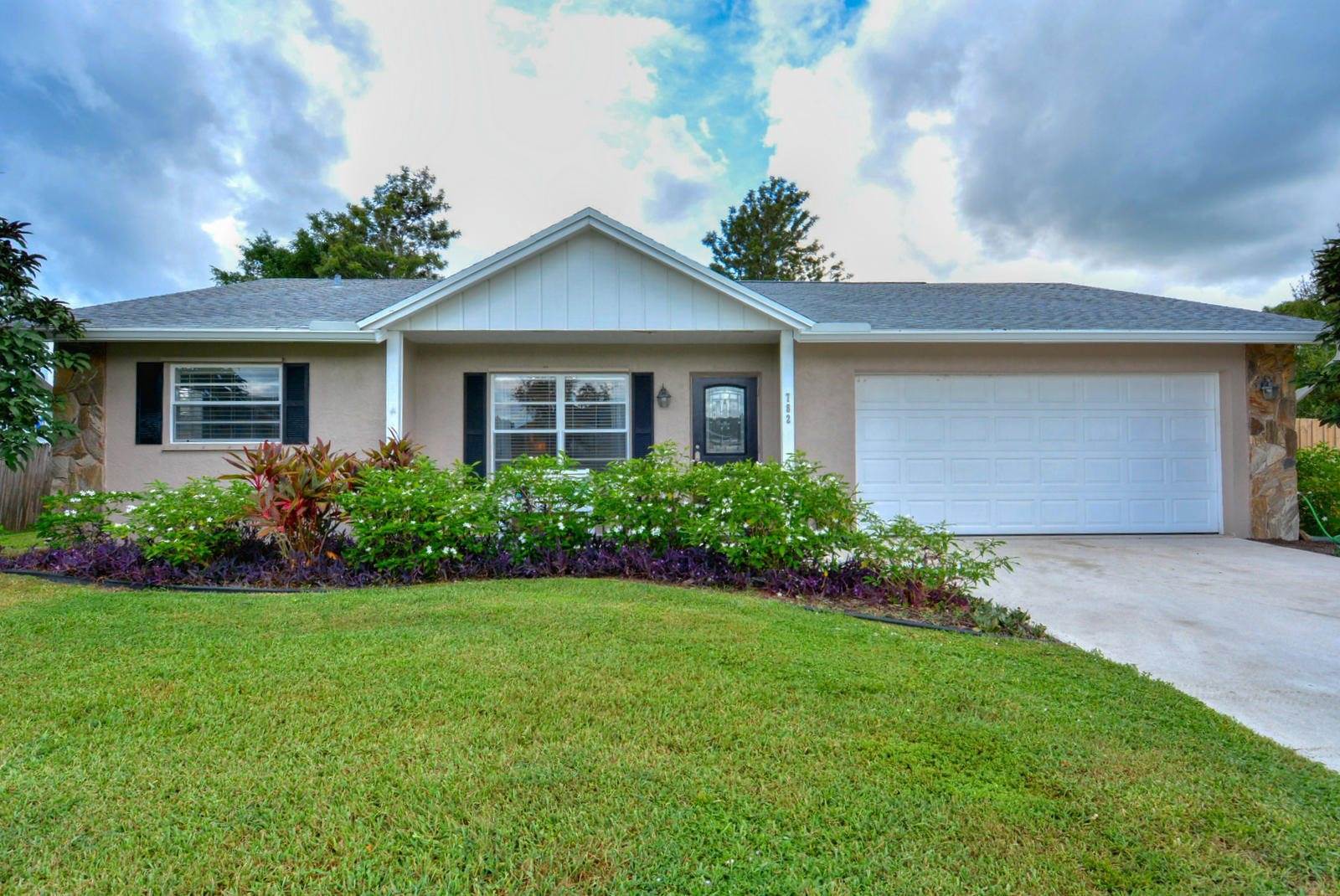 782 SE Evergreen Terrace, Port Saint Lucie, FL 34983