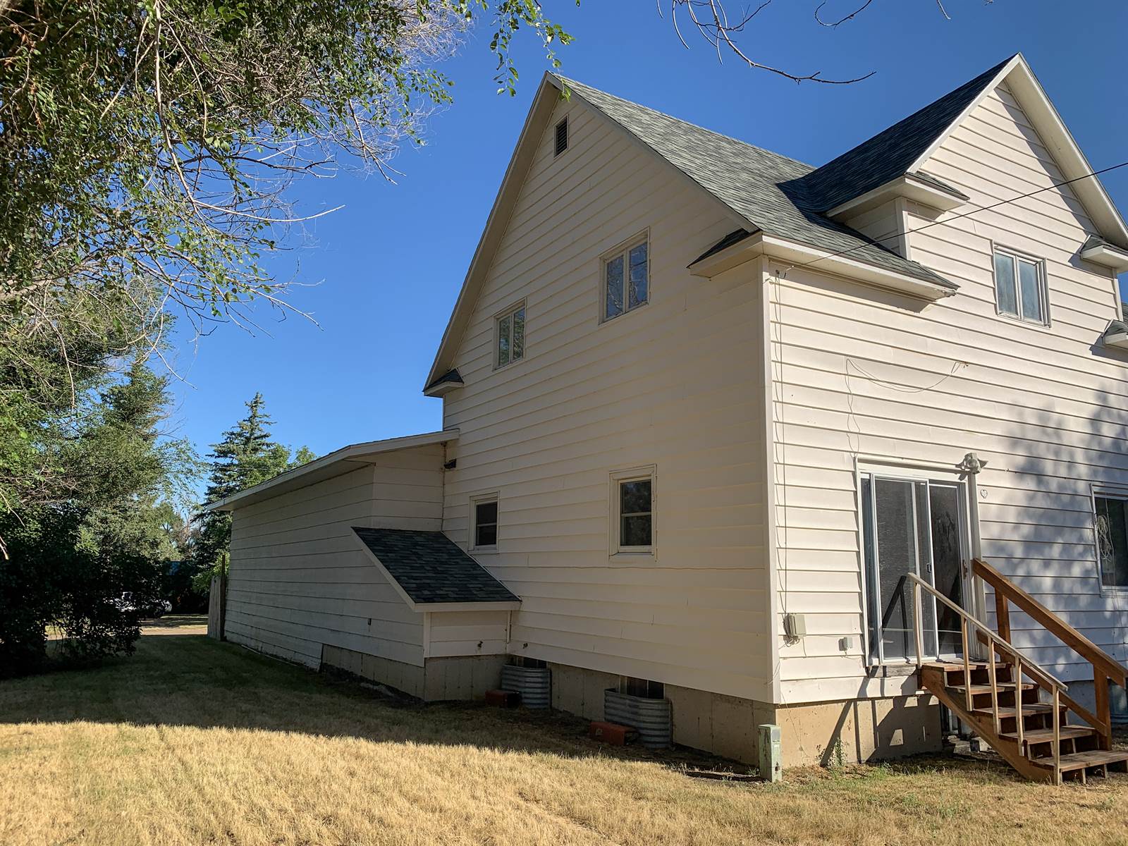 502 1st St North, Froid, MT 59226