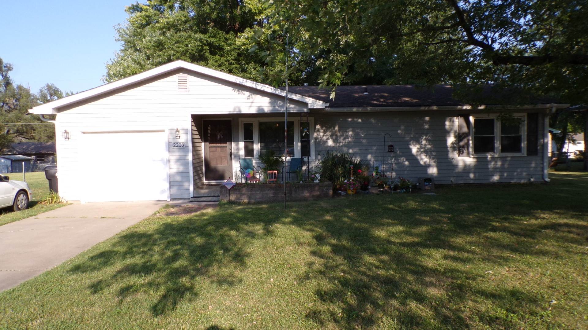 2208 SE California AVE, Topeka, KS 66605