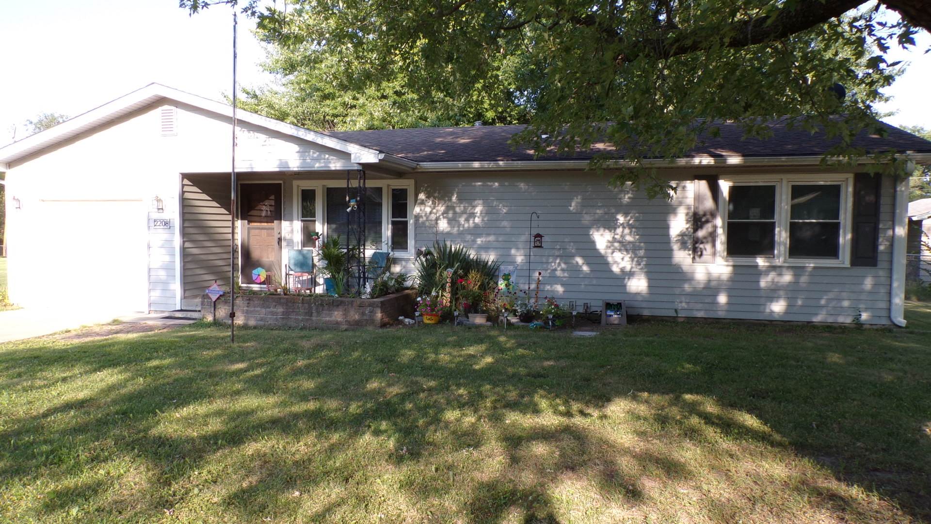 2208 SE California AVE, Topeka, KS 66605