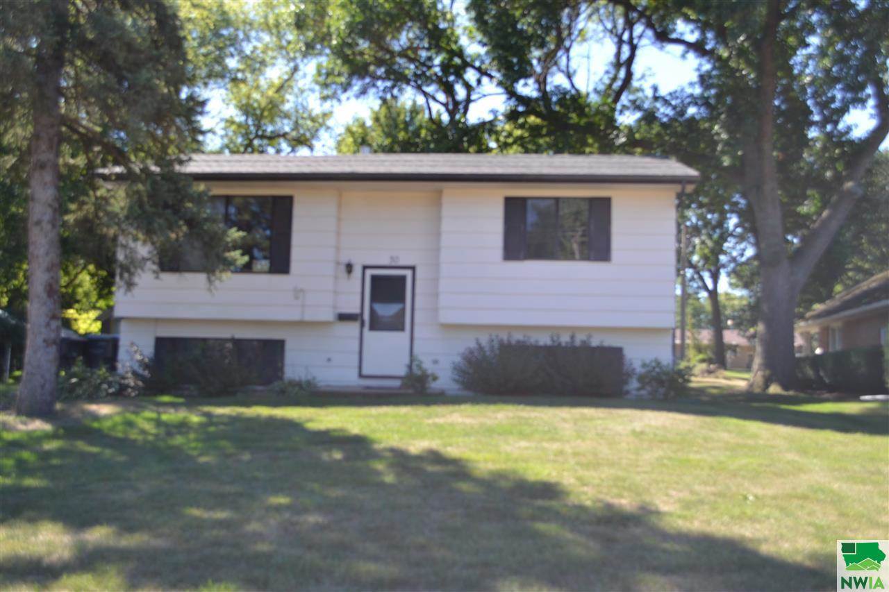 30 12TH ST SW, LeMars, IA 51031