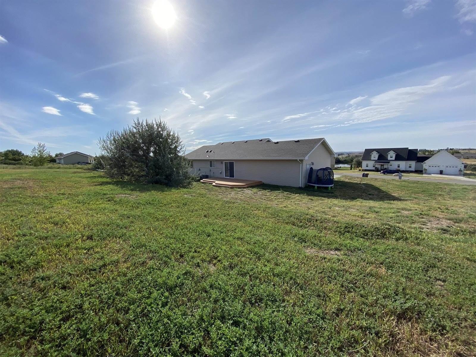 14015 Madison Ln, Williston, ND 58801