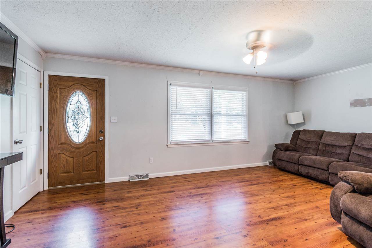 13084 Alvaton Scottsville Rd, Alvaton, KY 42122