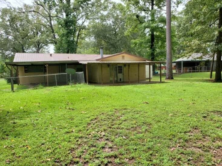 111 Redwood Dr, Texarkana, TX 75501