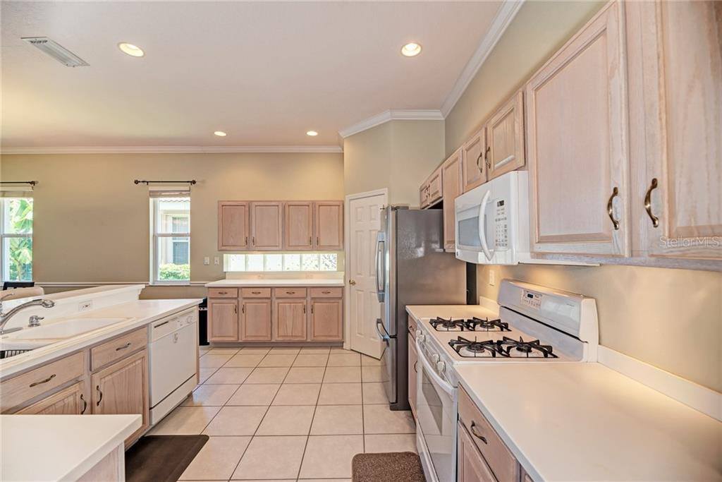 6244 Donnington, Sarasota, FL 34238