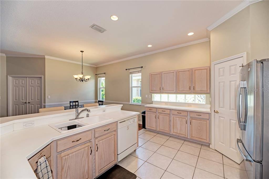 6244 Donnington, Sarasota, FL 34238