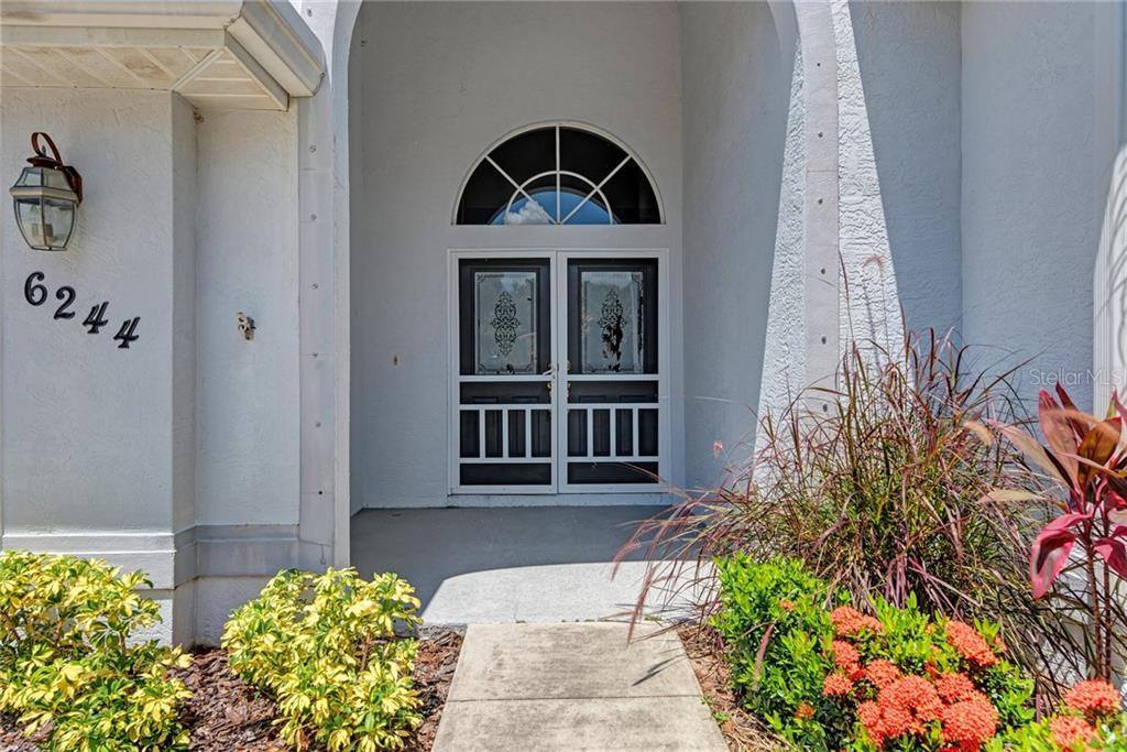 6244 Donnington, Sarasota, FL 34238
