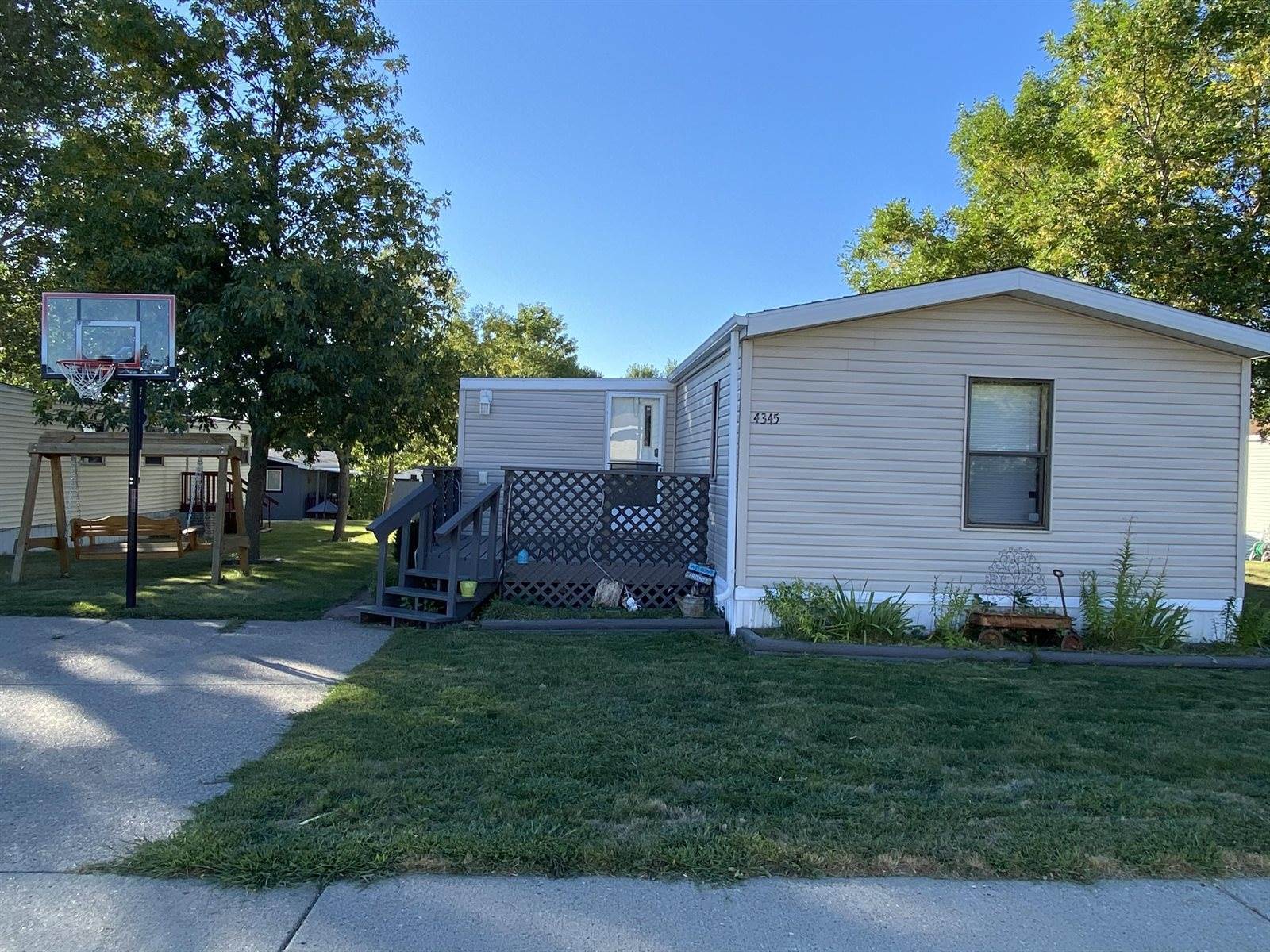 4345 Claridge Loop, Bismarck, ND 58503