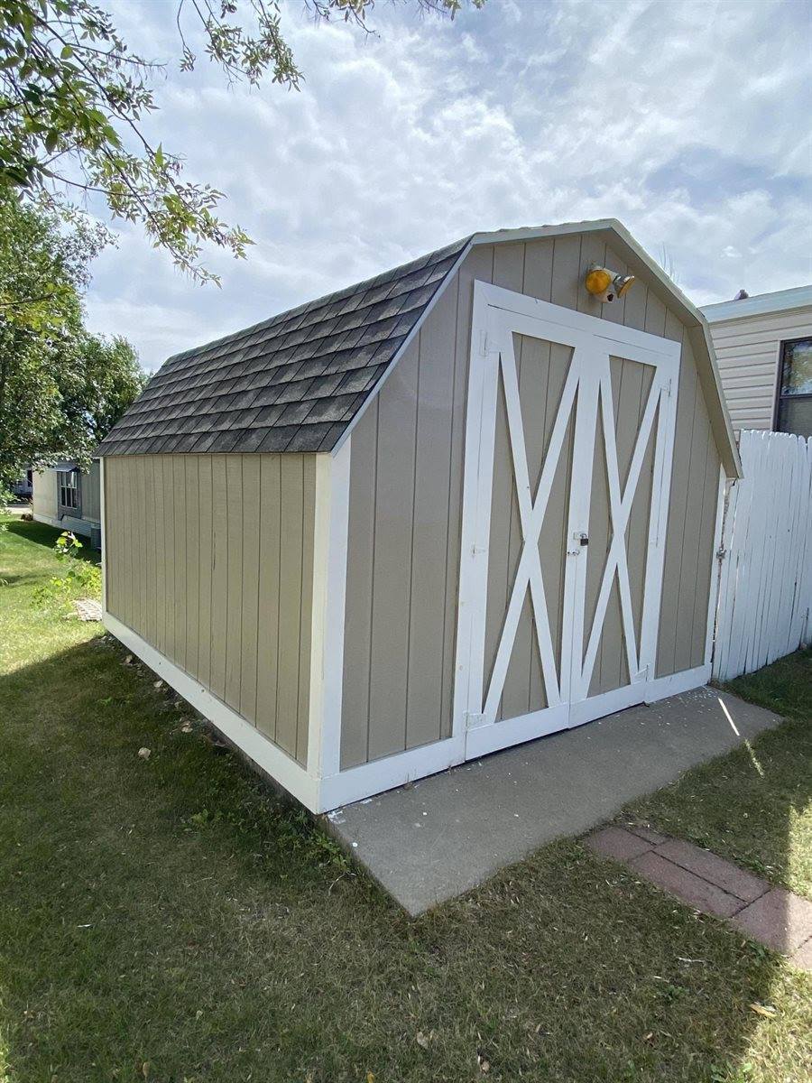 4345 Claridge Loop, Bismarck, ND 58503