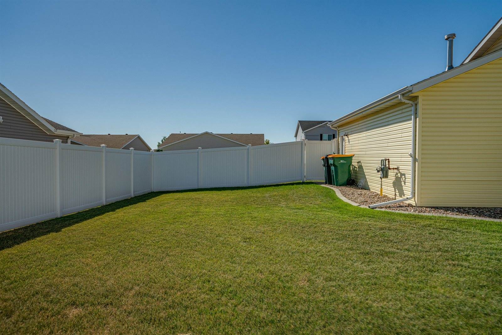 914 Calvert Drive, Bismarck, ND 58503