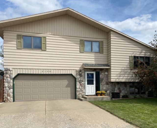 2106 17th Ct West, Williston, ND 58801