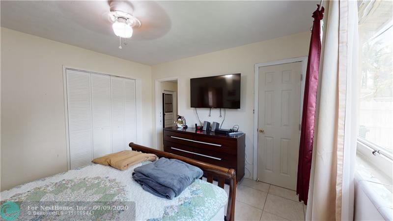 437 NW 49th St, Oakland Park, FL 33309