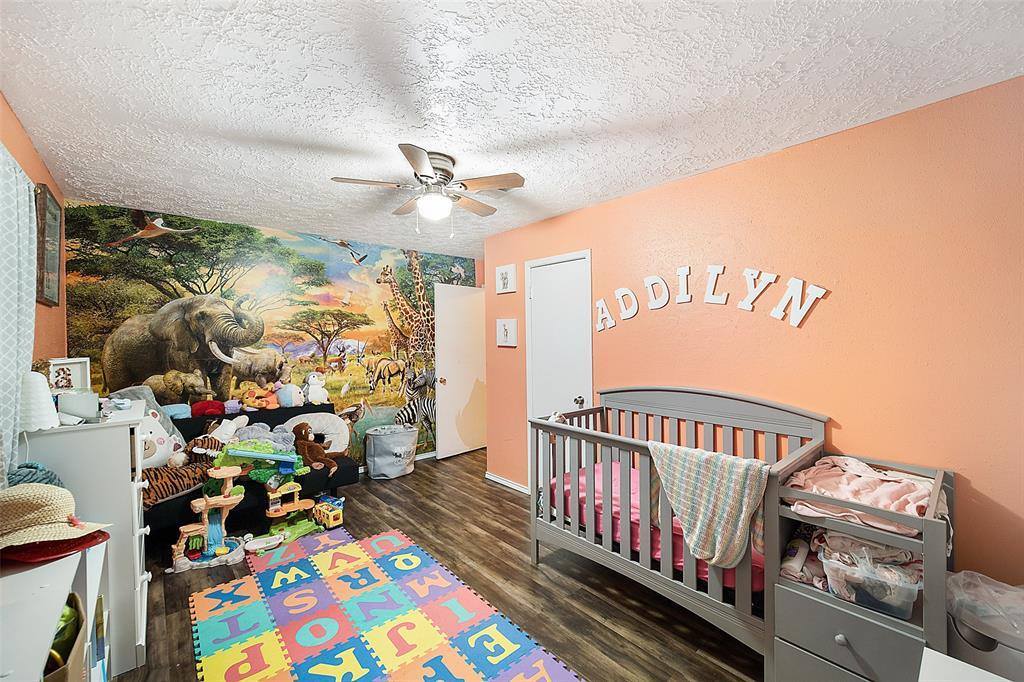 5722 Sunnygate Drive, Spring, TX 77373