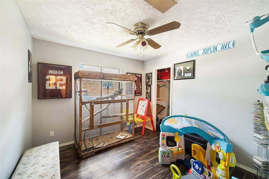 5722 Sunnygate Drive, Spring, TX 77373