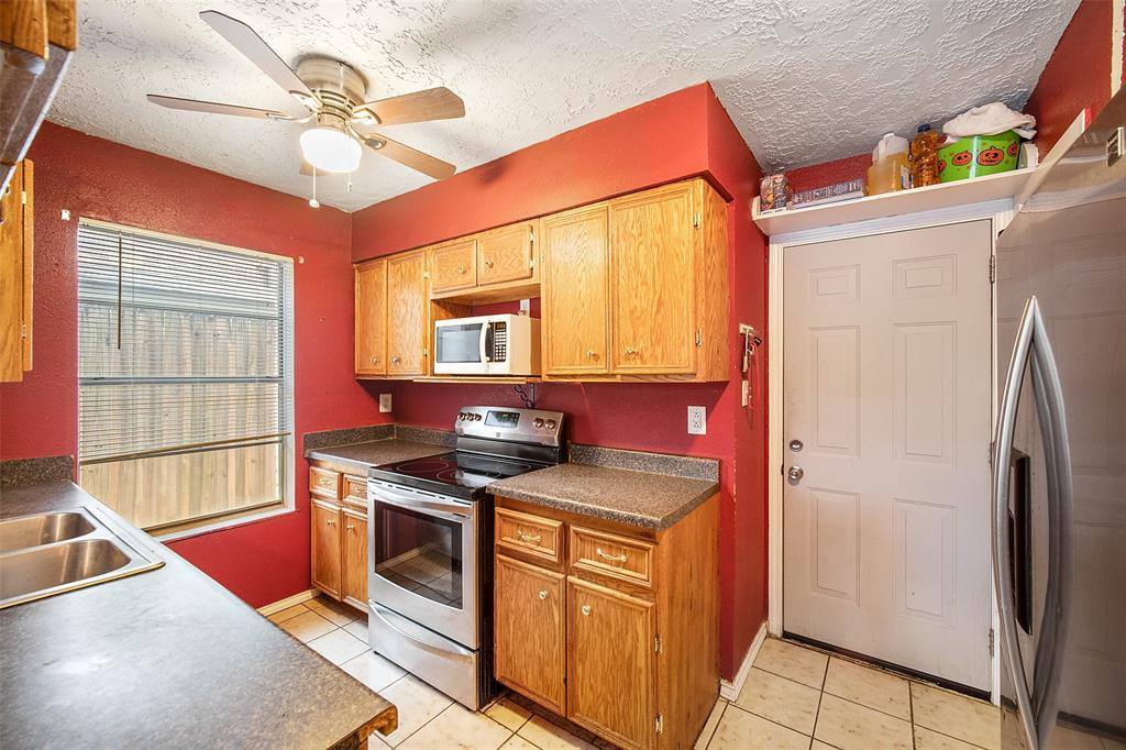 5722 Sunnygate Drive, Spring, TX 77373