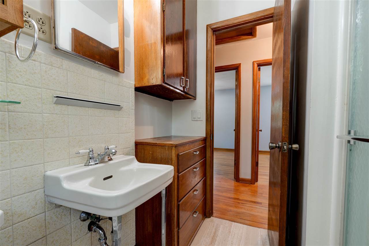 1431 Plum St., Iowa City, IA 52240