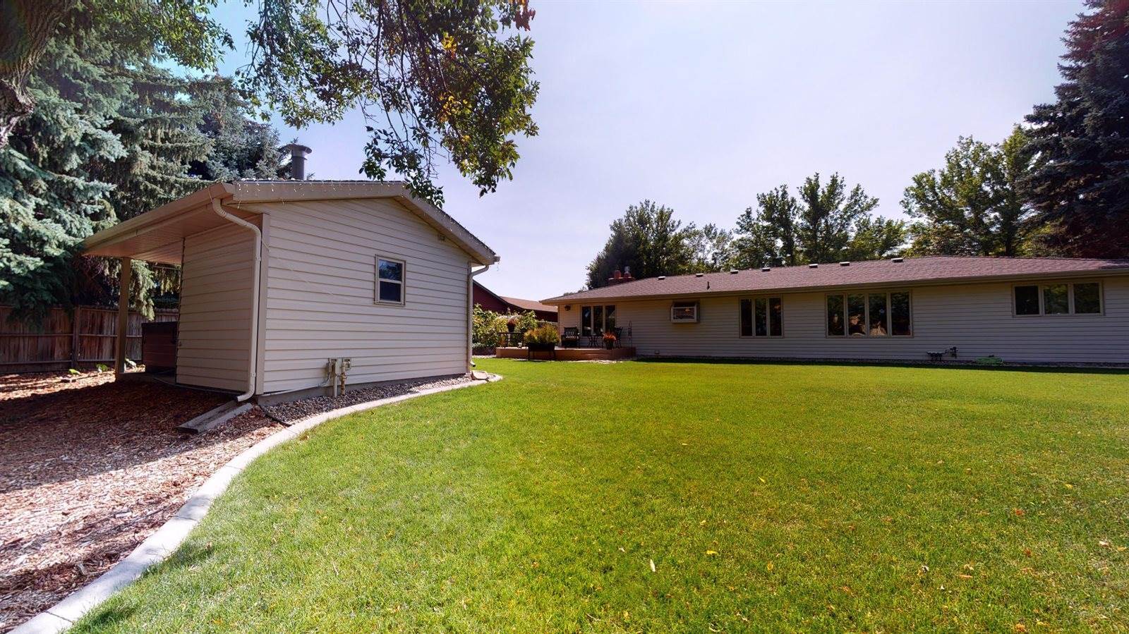 1940 Grandview Lane, Bismarck, ND 58503