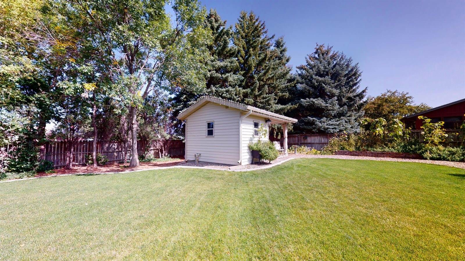 1940 Grandview Lane, Bismarck, ND 58503