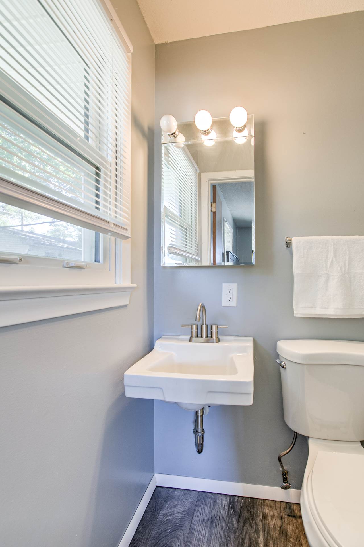 7512 Bauman Avenue, Omaha, NE 68122