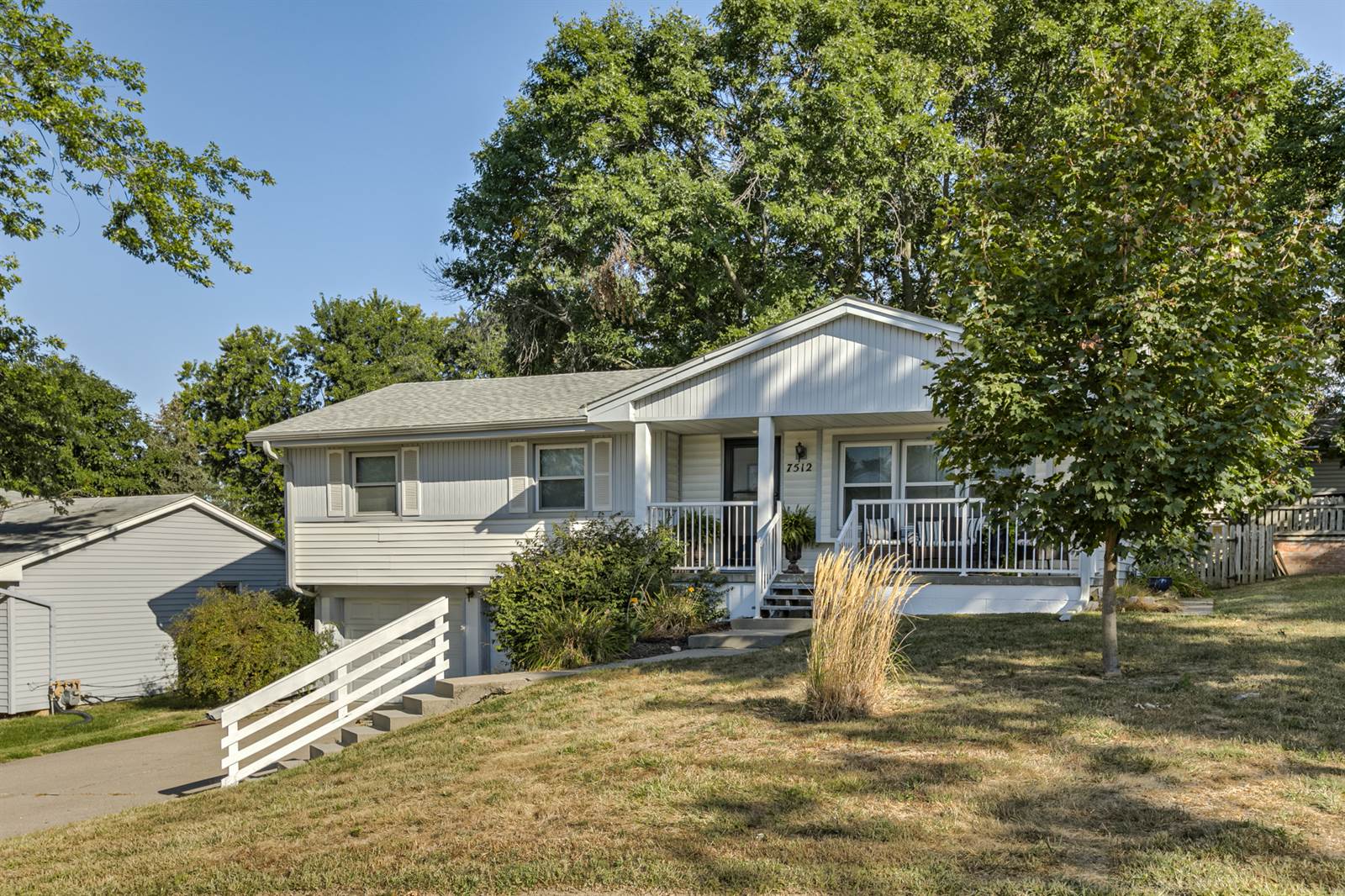 7512 Bauman Avenue, Omaha, NE 68122