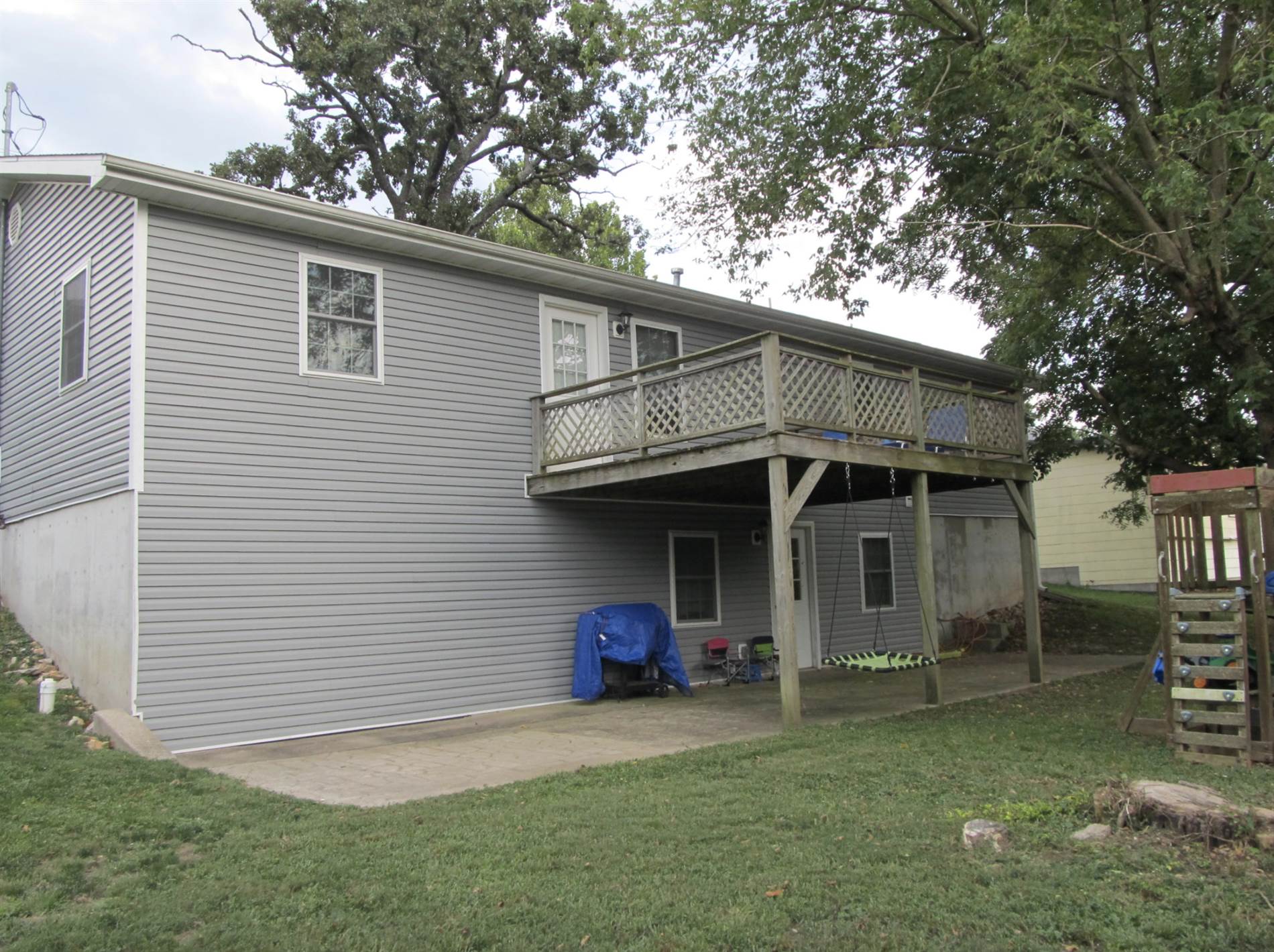 317 S West St, Mt Vernon, MO 65712