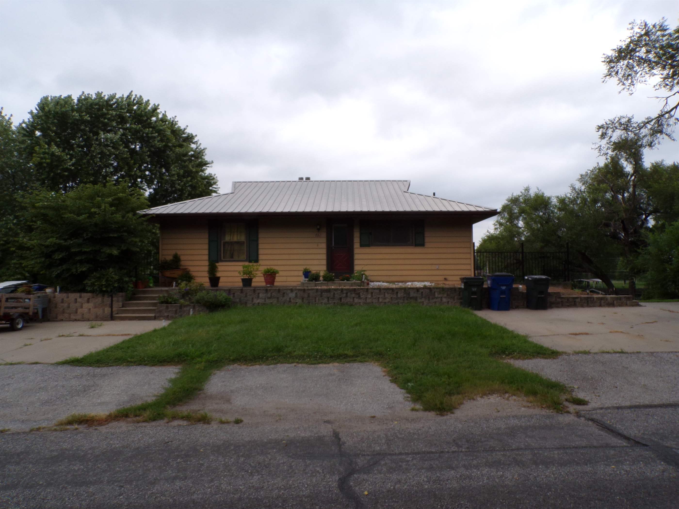 731,733,755,757 Grant St, Lawrence, KS 66044