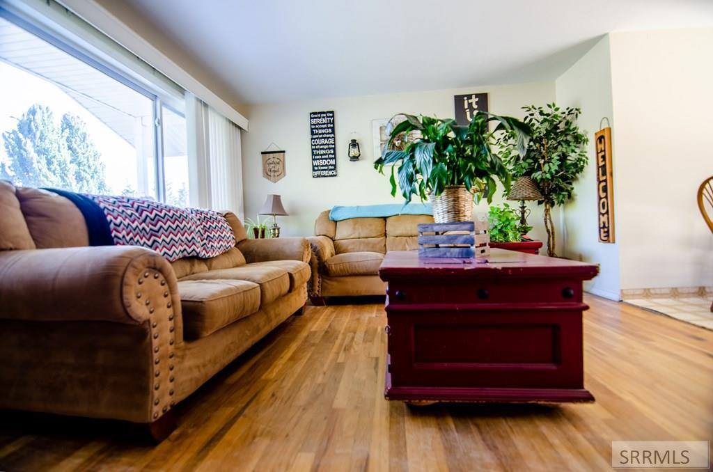 415 Falls Drive, Idaho Falls, ID 83401