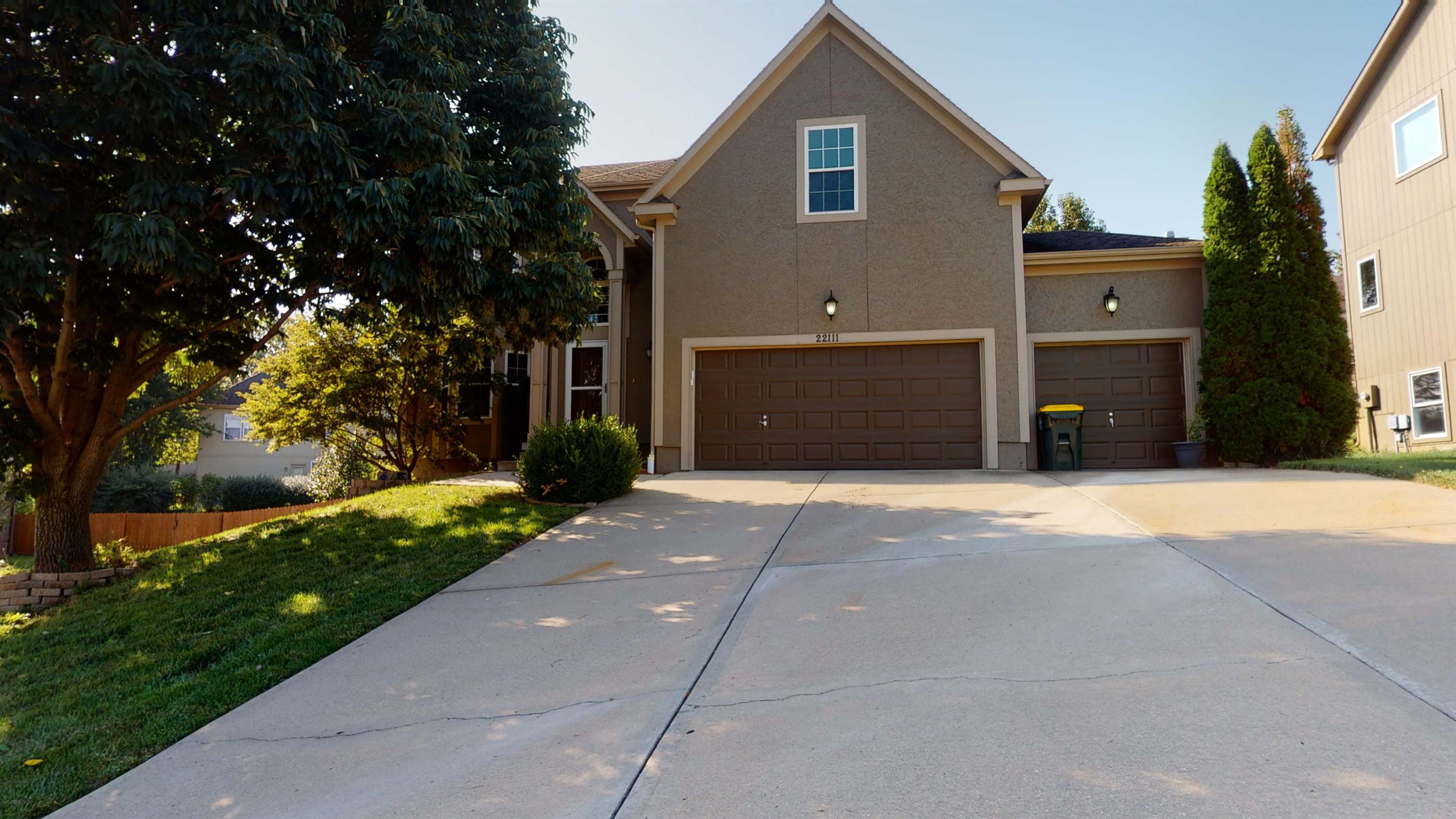 22111 West 69th Terrace, Shawnee, KS 66226