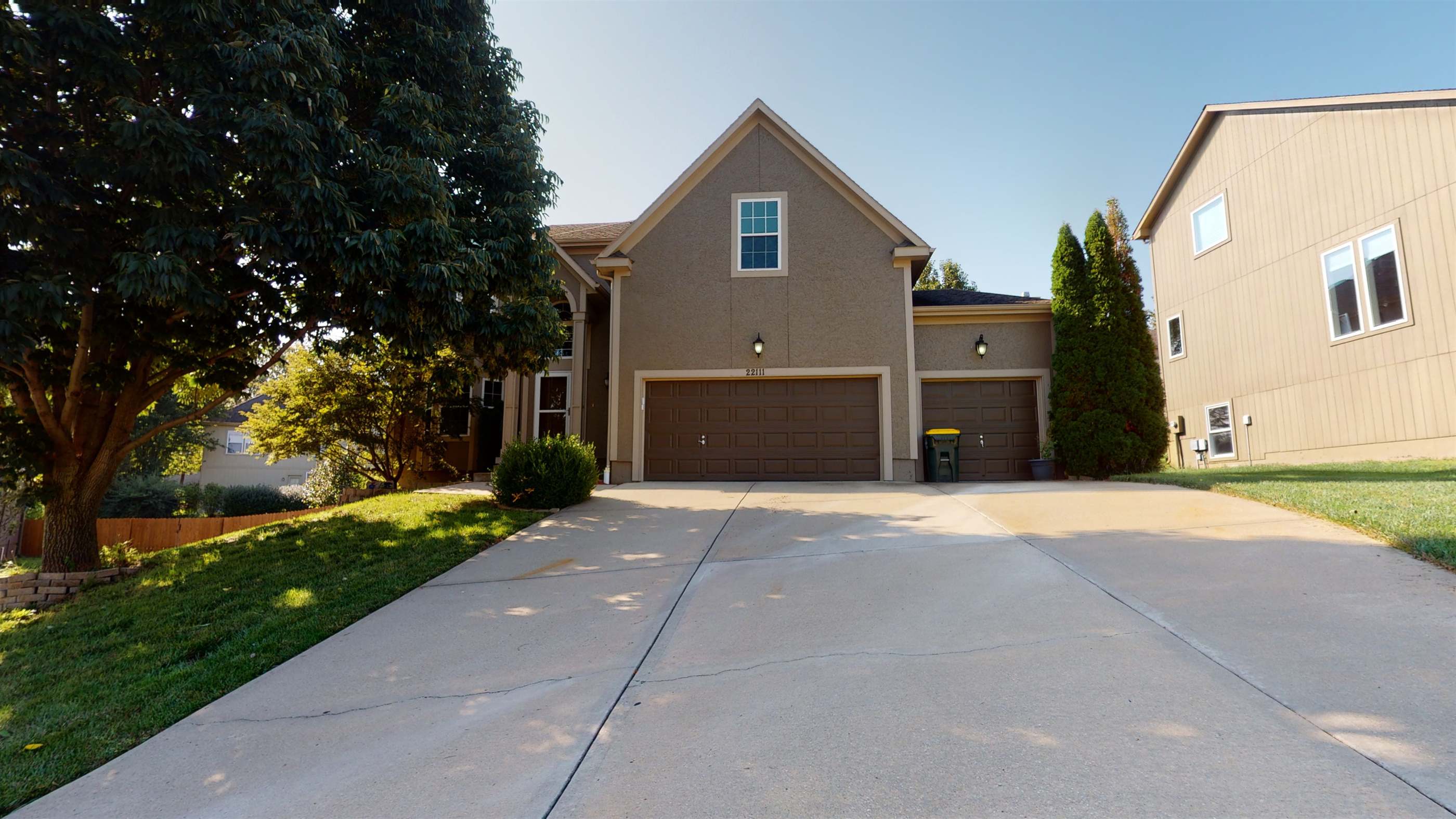 22111 West 69th Terrace, Shawnee, KS 66226