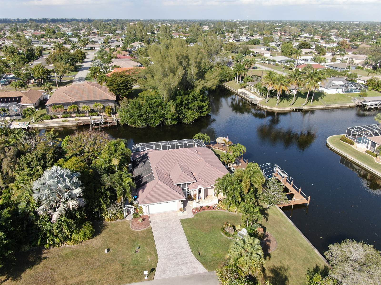 419 SE 33rd Terrace, Cape Coral, FL 33904