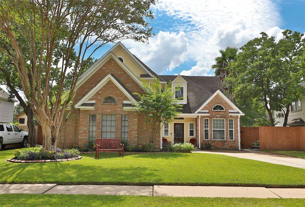 11307 Churchill Way Circle, Houston, TX 77065