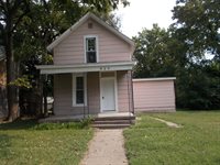 920 NE Monroe ST, Topeka, KS 66608