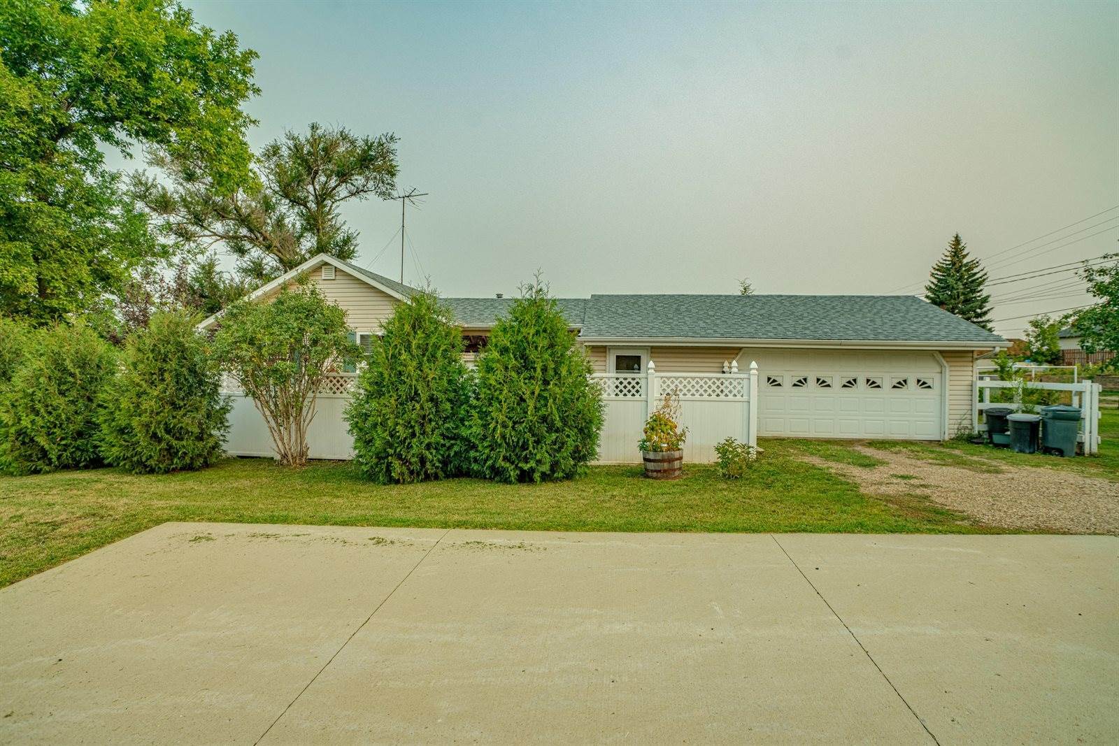 313 5th Street North, New Salem, ND 58563