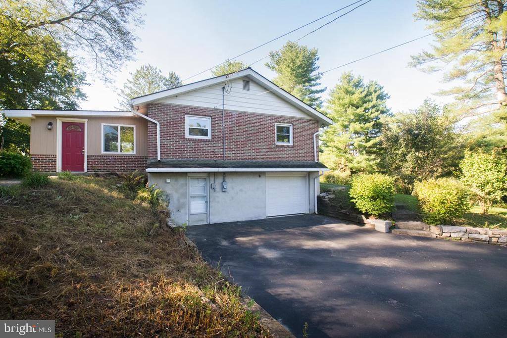 421 Oleyline Road, Douglassville, PA 19518