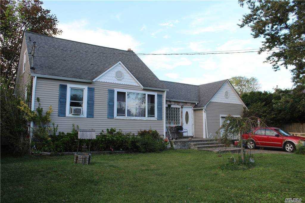 127 Trafalgar Dr, Shirley, NY 11967 Listings NextHome Orangedot