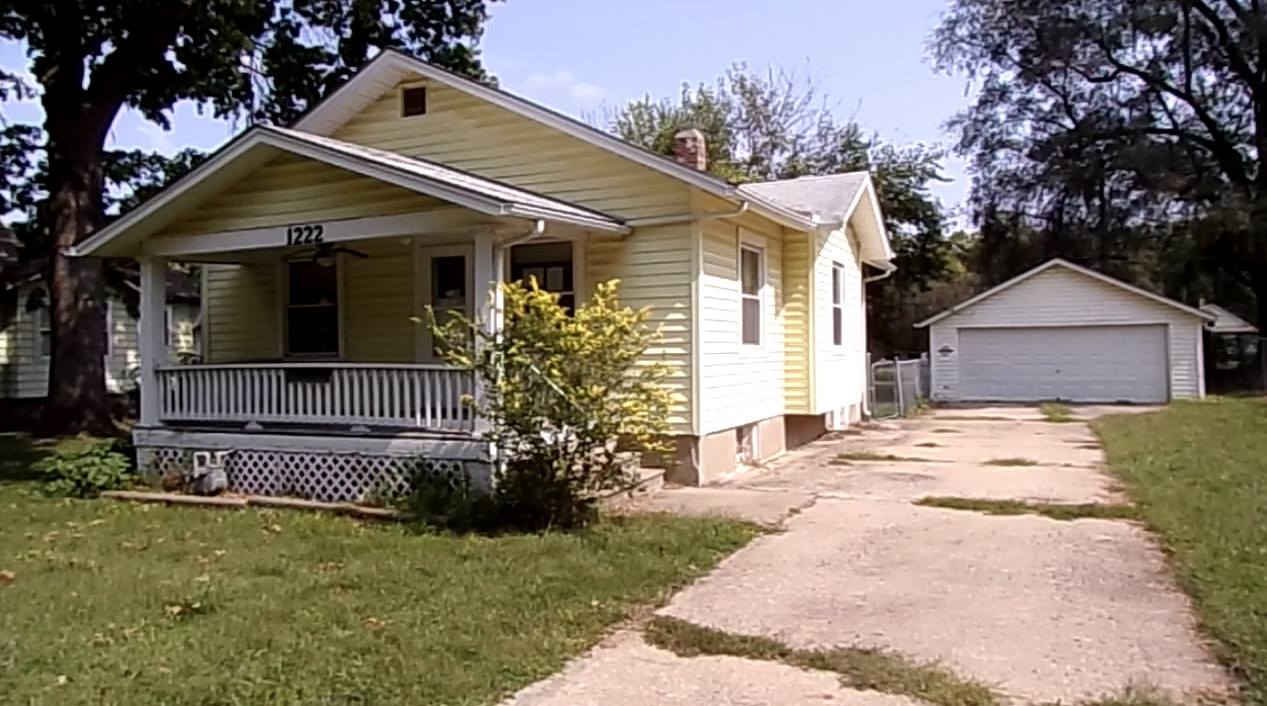 1222 NE Forest AVE, Topeka, KS 66616