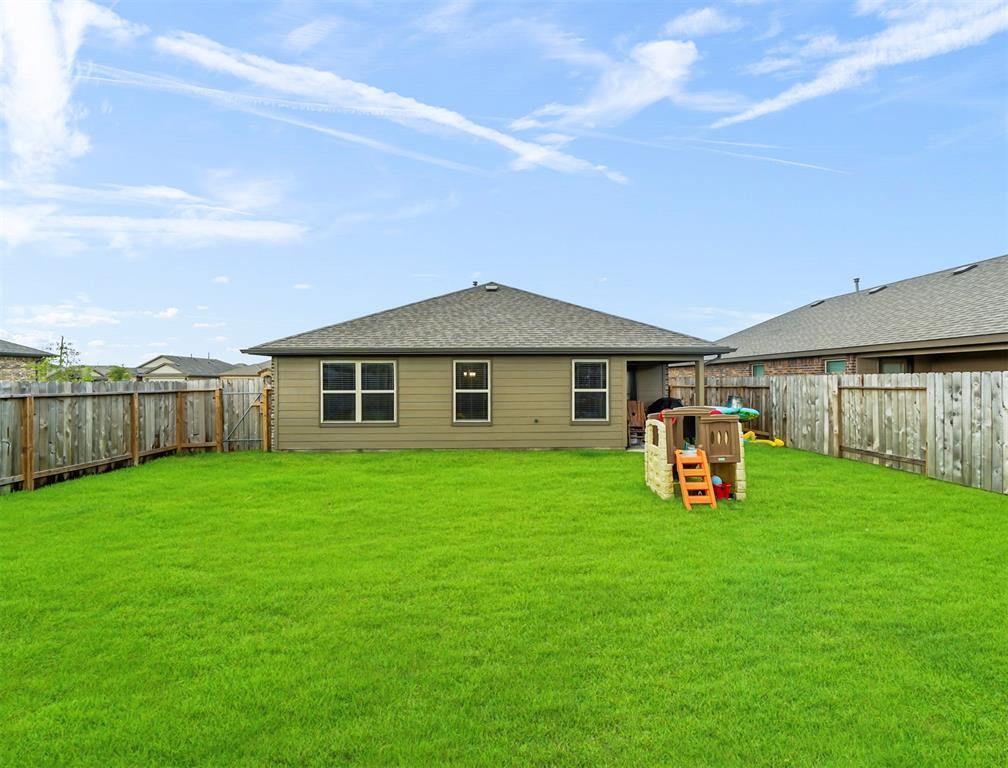 711 Zinnia Court, Rosharon, TX 77583