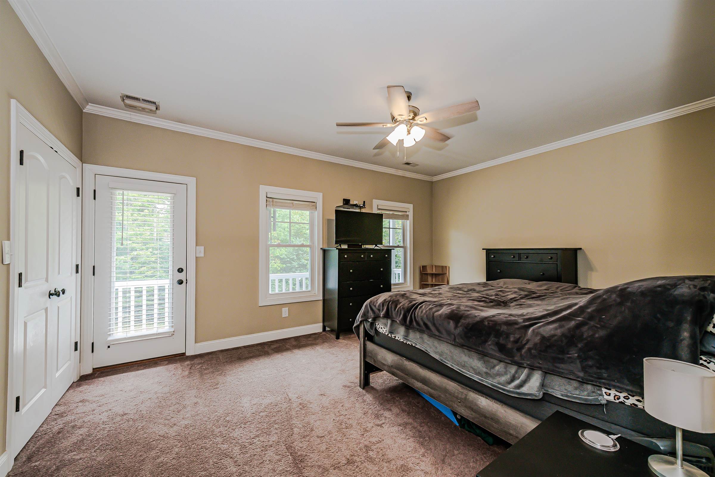 3753 Creek Ridge Dr., Denver, NC 28037