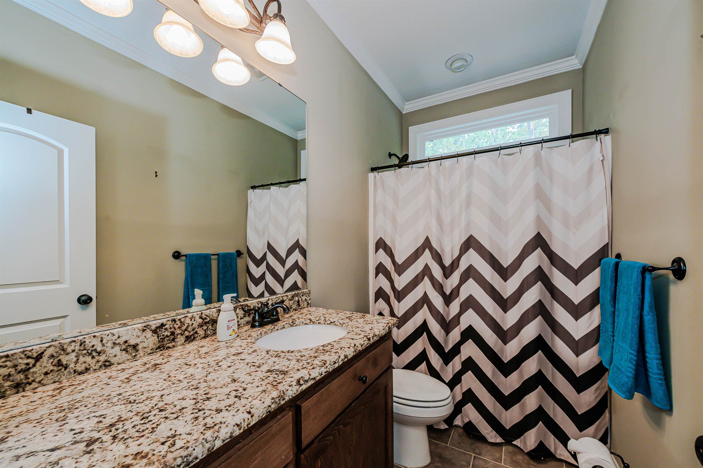 3753 Creek Ridge Dr., Denver, NC 28037