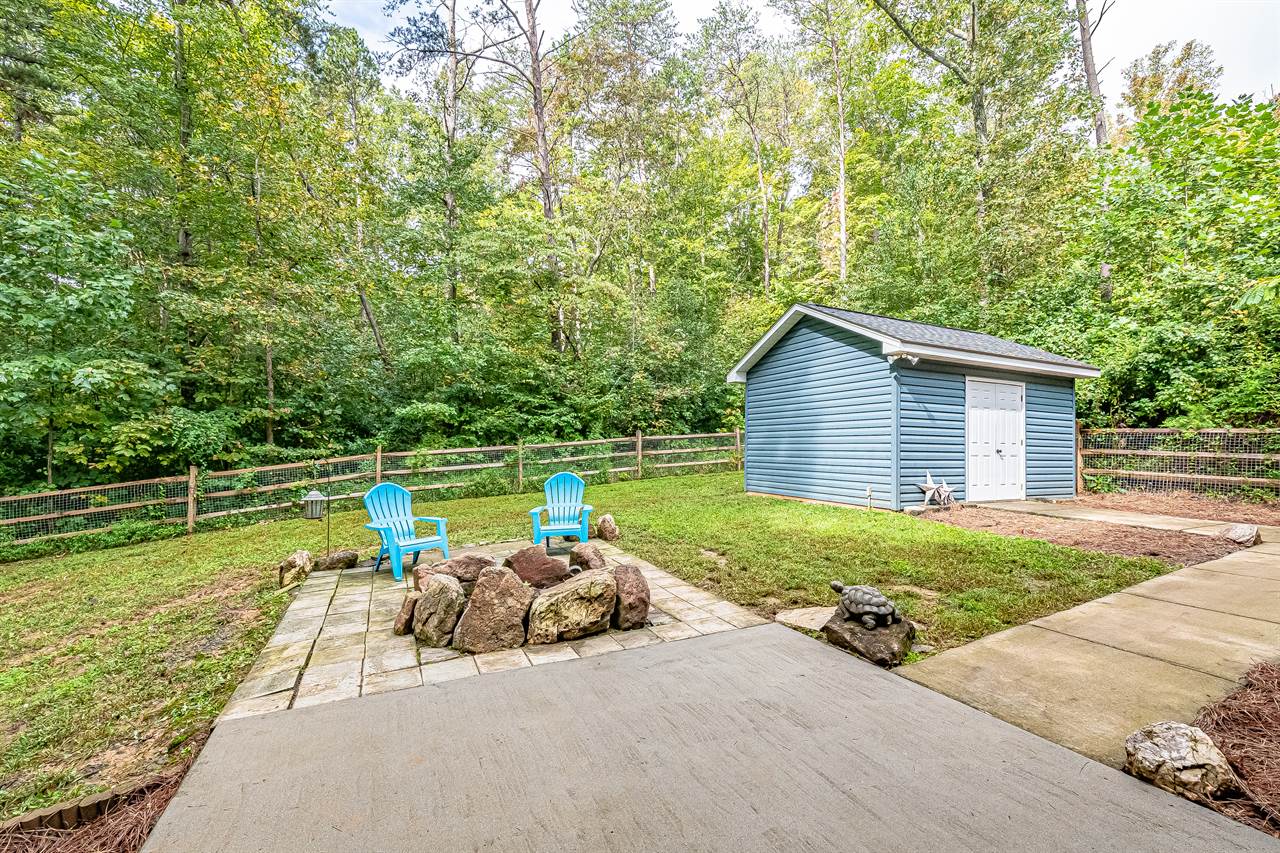 3753 Creek Ridge Dr., Denver, NC 28037