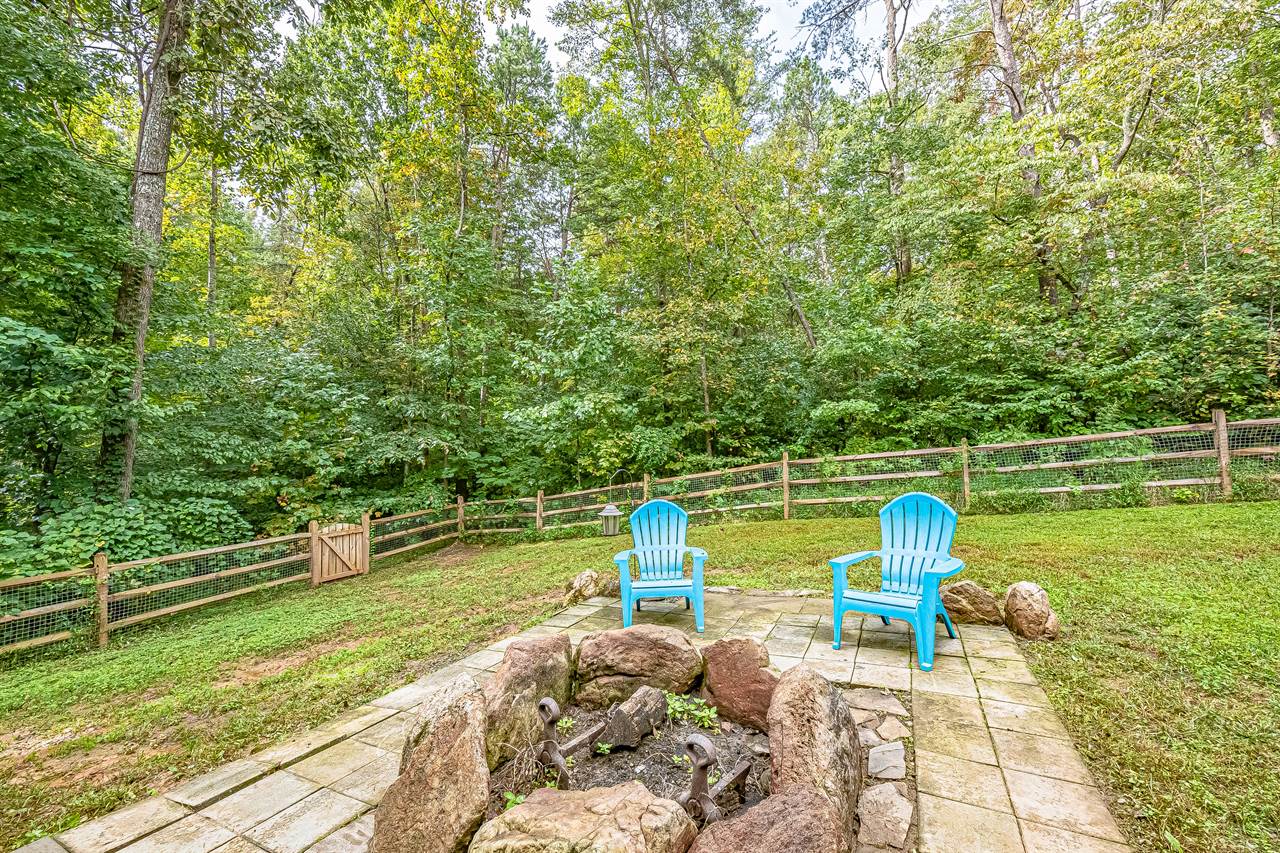 3753 Creek Ridge Dr., Denver, NC 28037