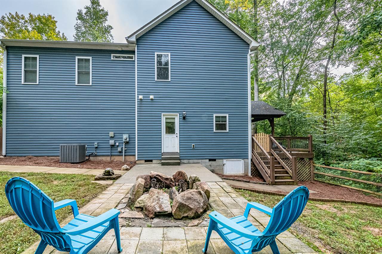 3753 Creek Ridge Dr., Denver, NC 28037